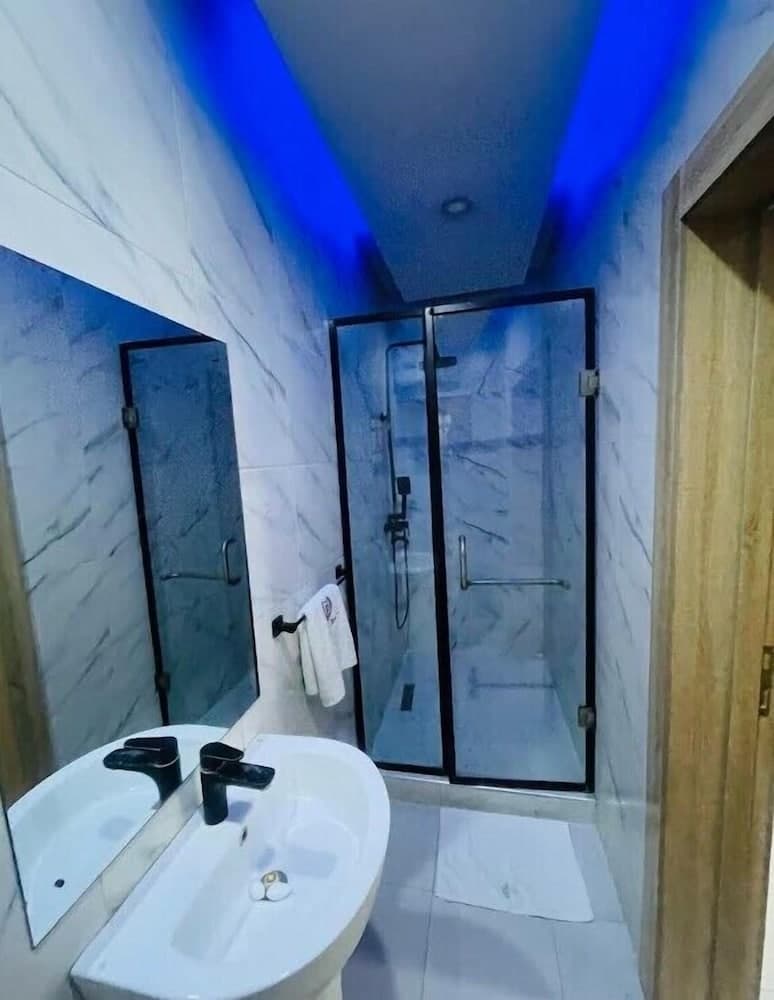 Proof Lounge Hotel