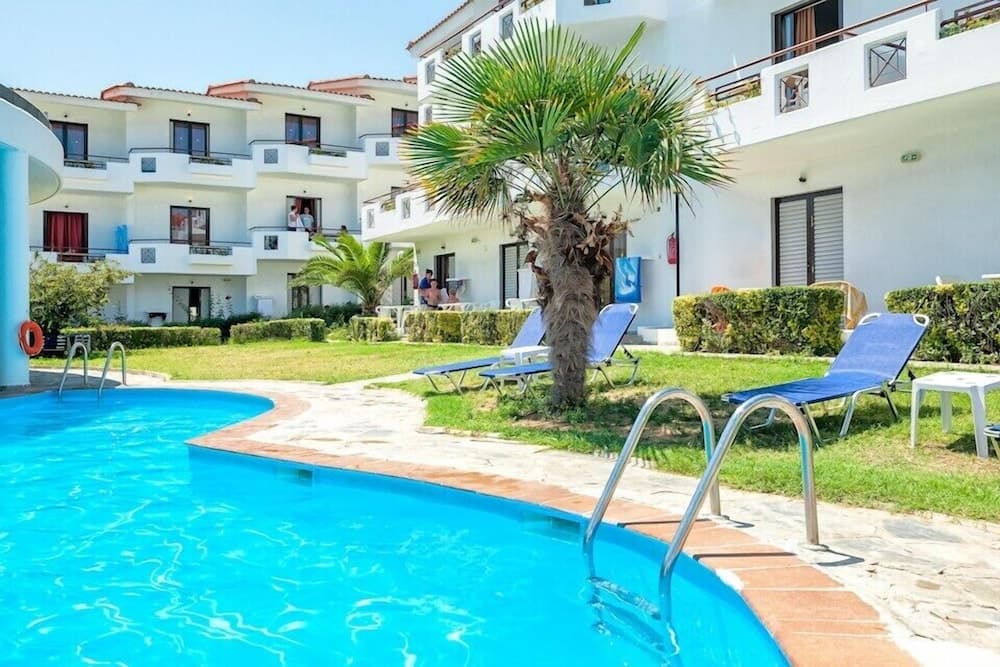 Dolphin Beach Hotel