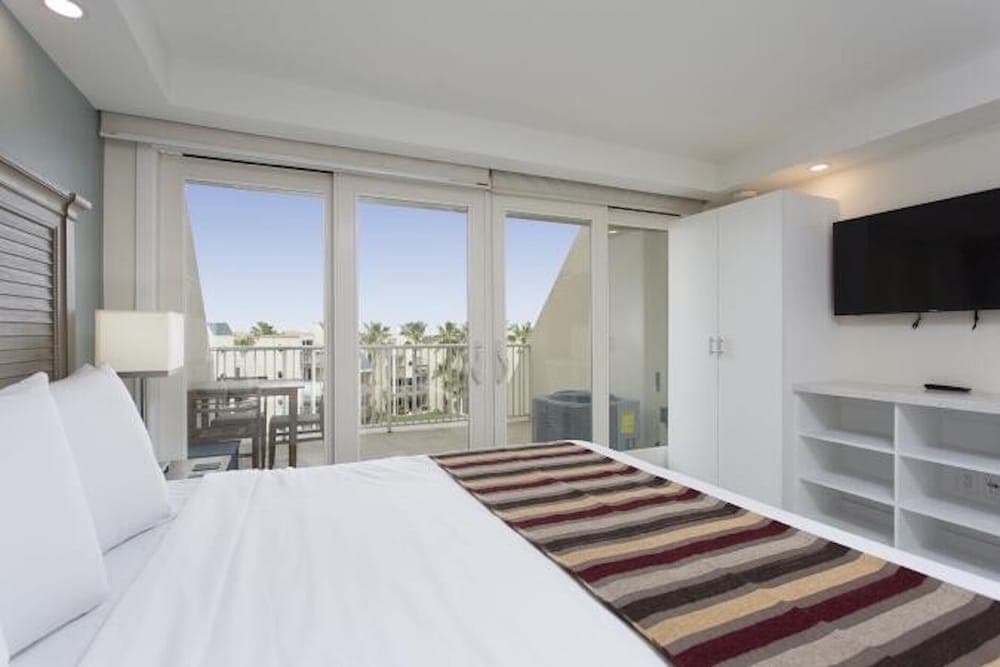 Solare Tower Condominiums