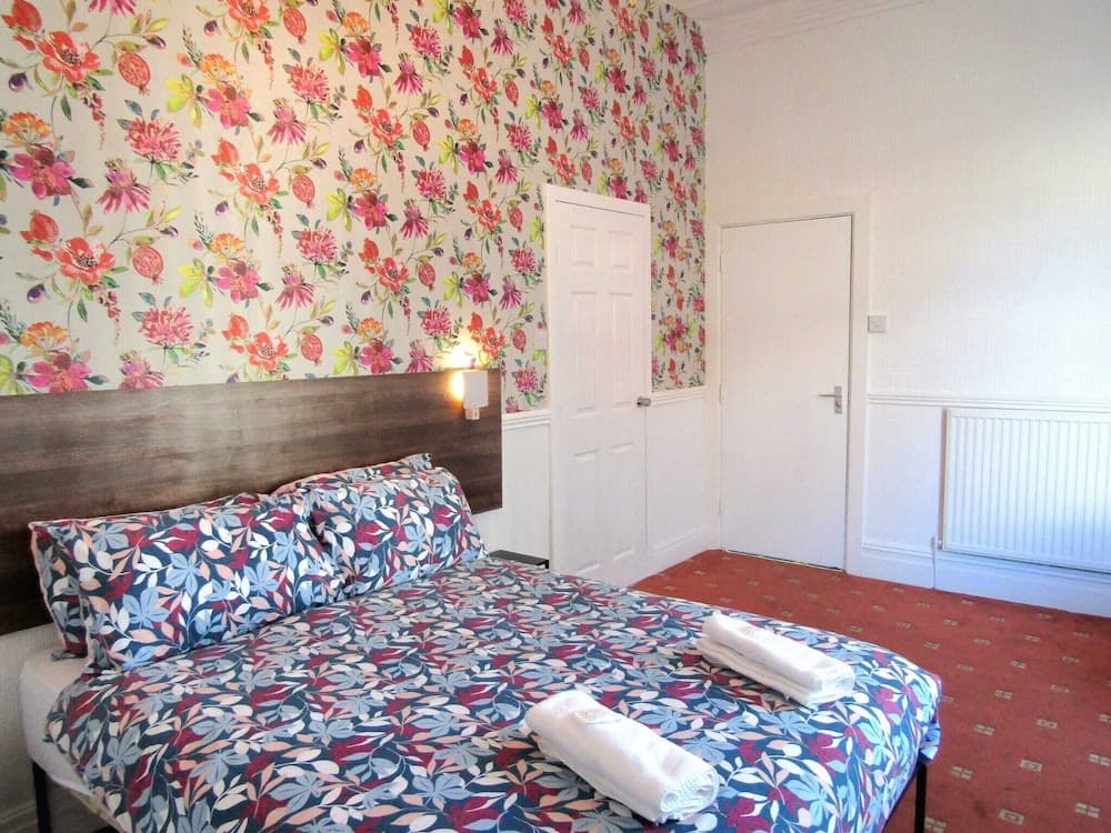 Belroy Hotel