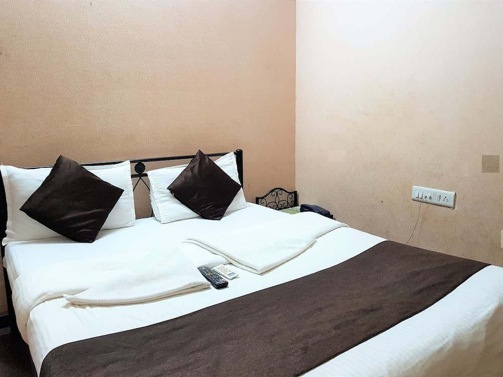 Hexa Star Residency
