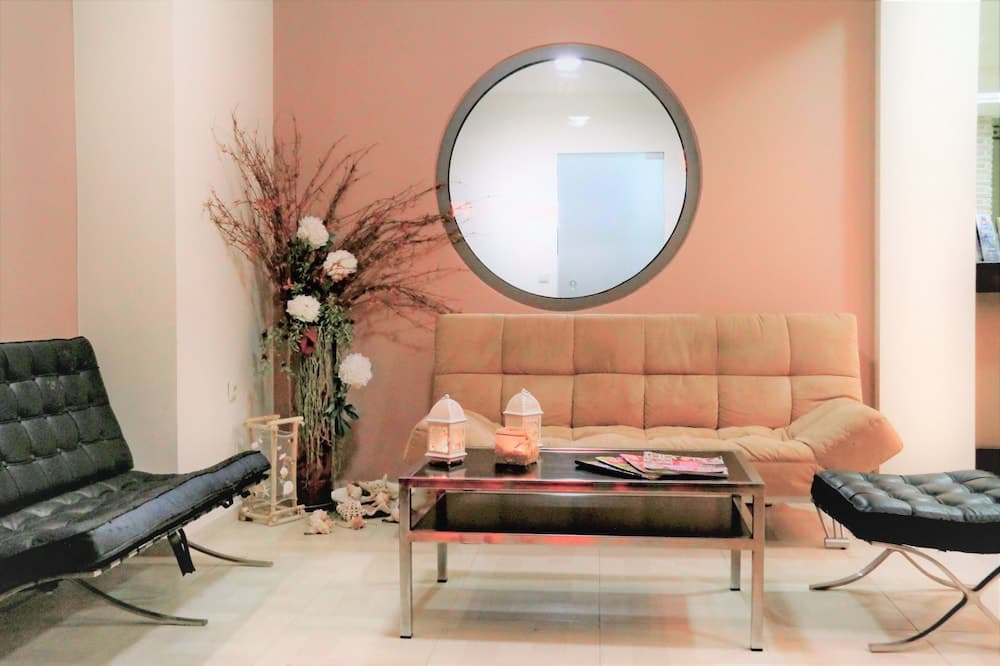 Dionyssos Hotel