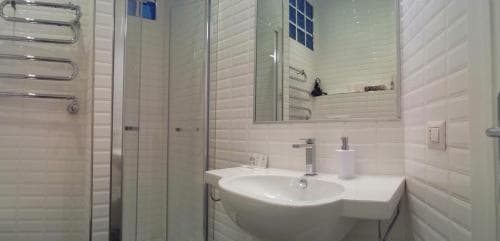 Emis Guest House
