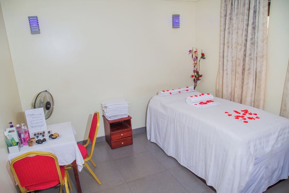 Kenendia Hotel