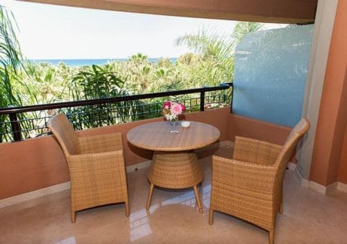 Acacia Resort