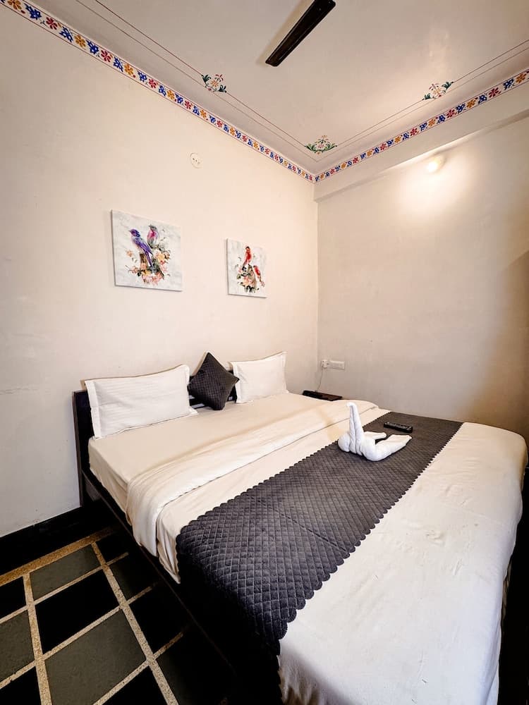 Hotel Kanak Niwas