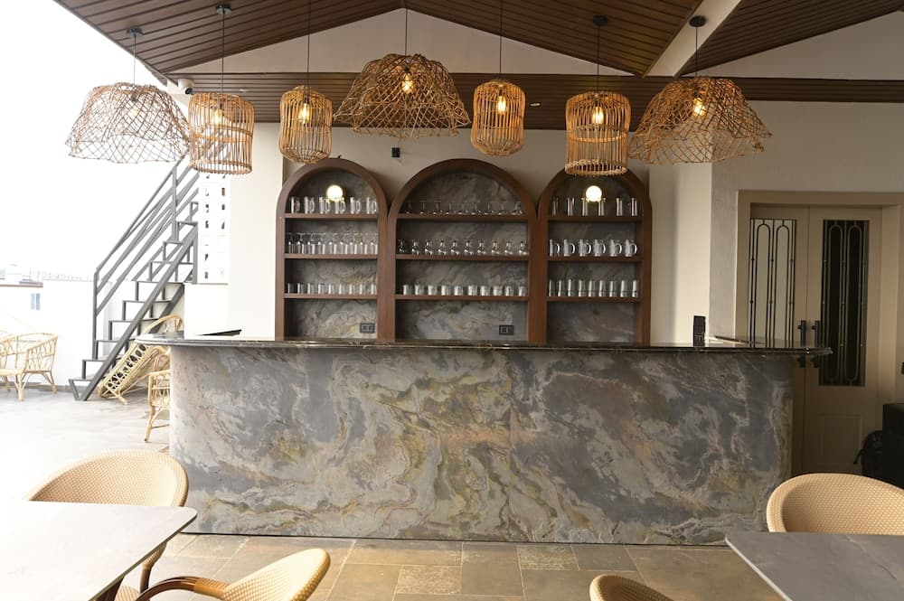 Hotel Varshish Inn