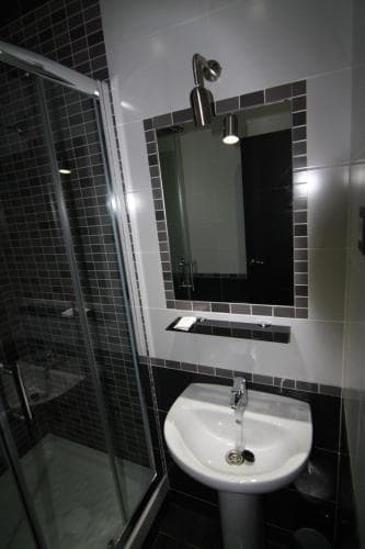 Hostal MH Fuencarral