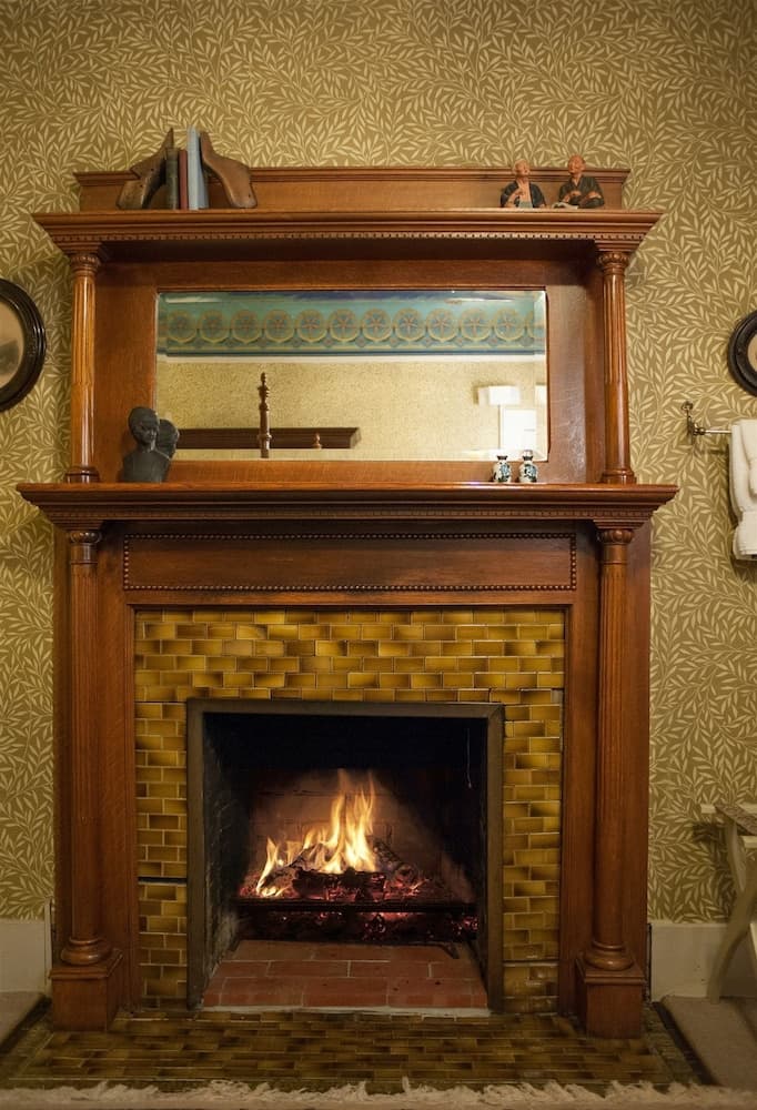 Camellia Inn