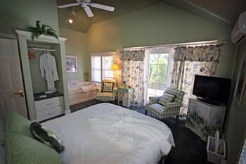 Metivier Inn