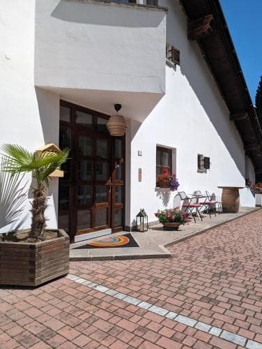 Garni Eden