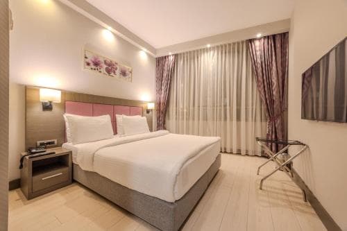 Hilly Hotel