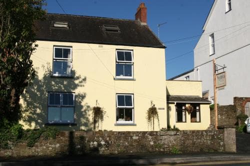 Nythfa Guest House