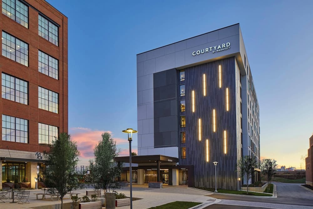 Courtyard Baltimore Downtown/McHenry Row
