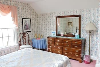 Earlystown Manor Bed & Breakfast