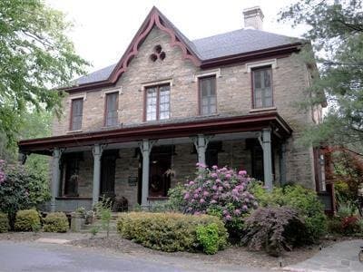 1847 Blake House Inn Bed & Breakfast