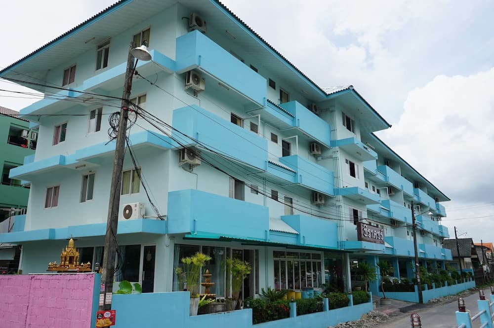 Nirakon Hotel