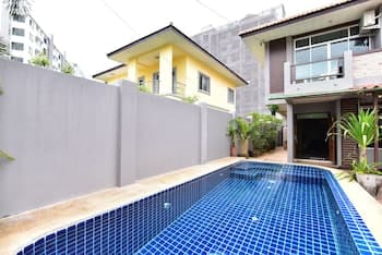 Baan Roi Lan