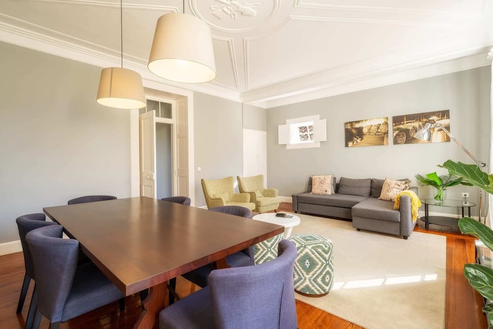 The Wine Lodges