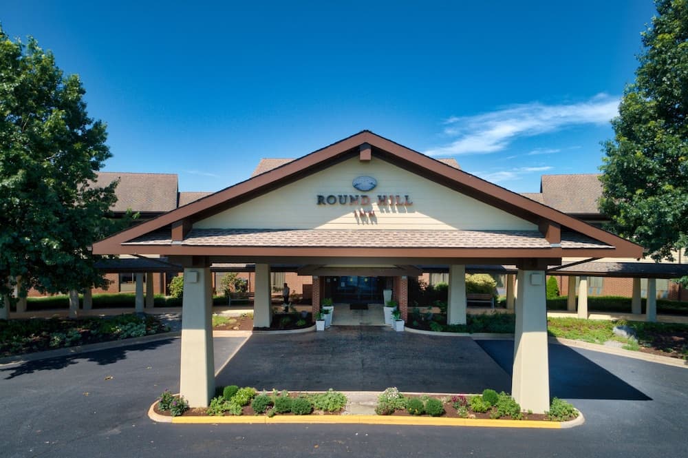 Round Hill Inn