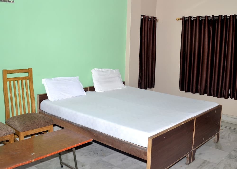 Hotel Aastha
