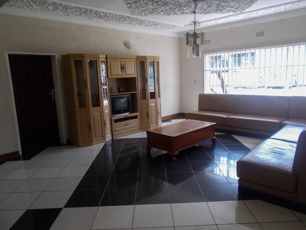 Tecla Lodges