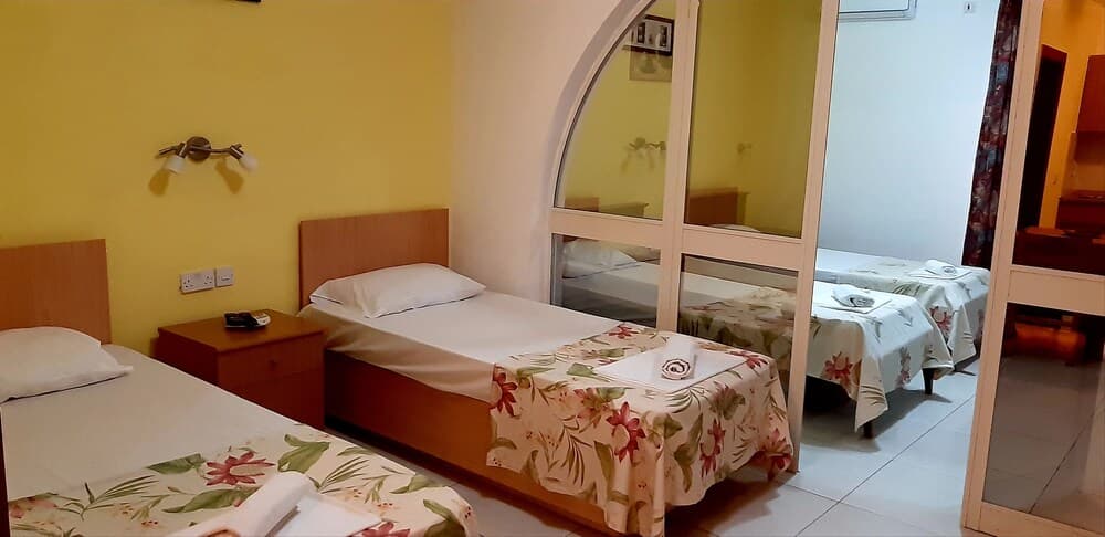 The 7 Apartments