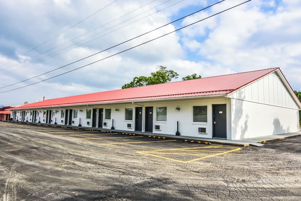 The Lake House Inn