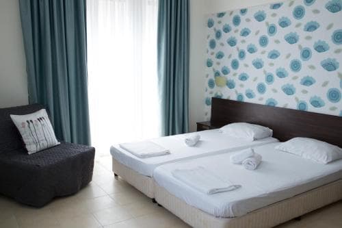 Ema Hotel