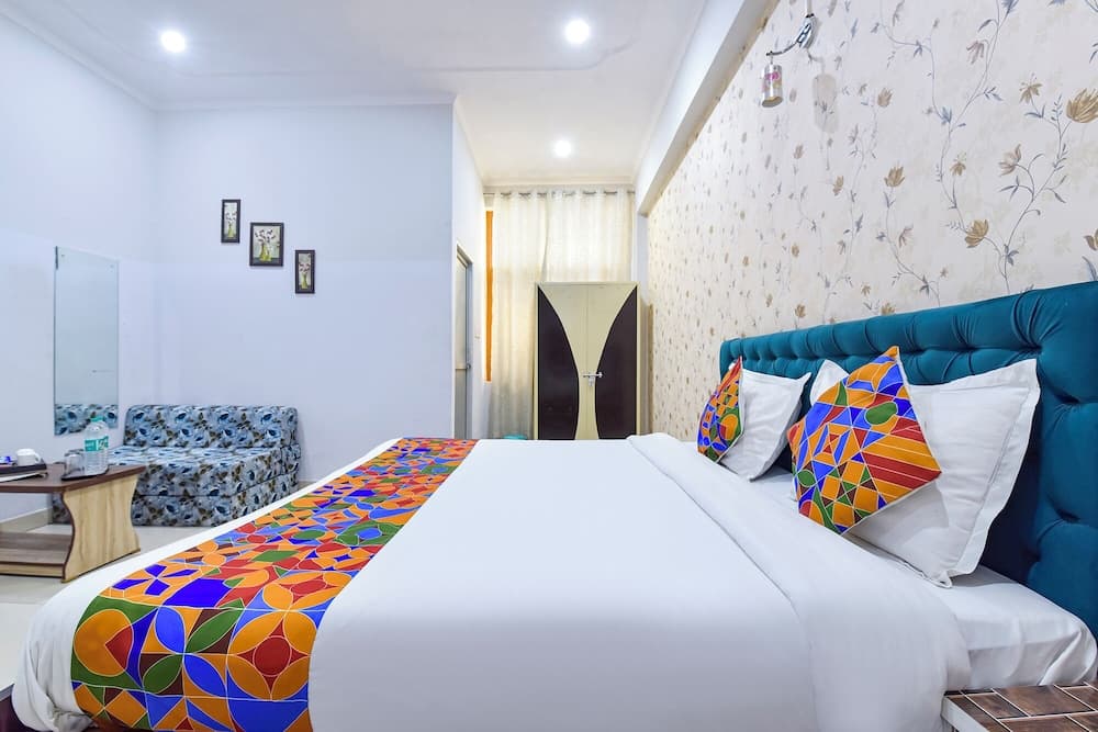 Fabhotel The Nine