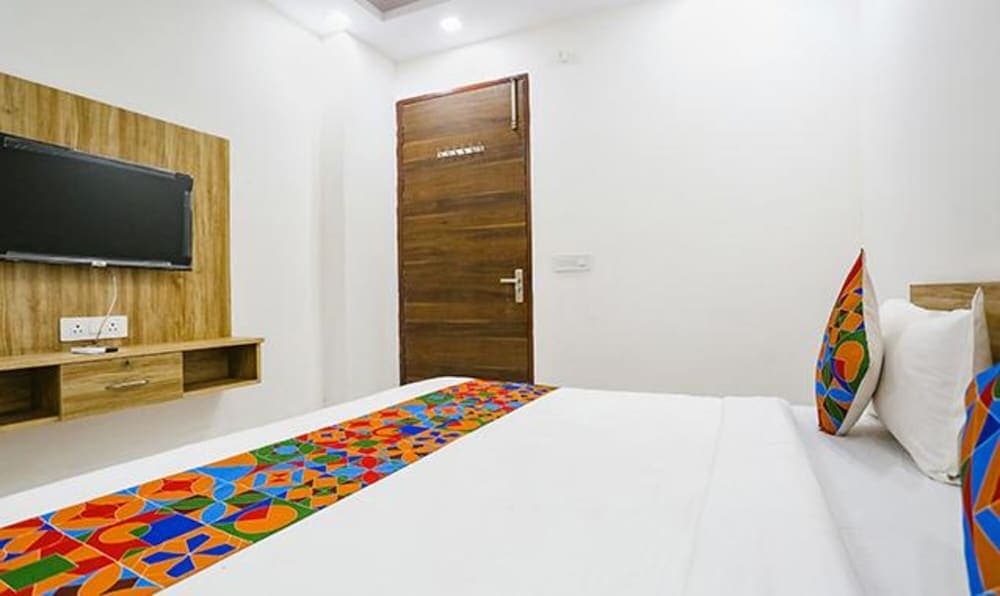 FabHotel New Silver Crown