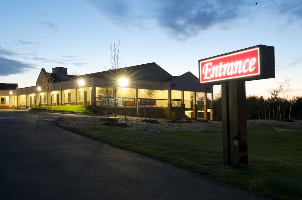 Executive Inn And Suites