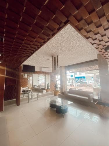 Shelton Hotel