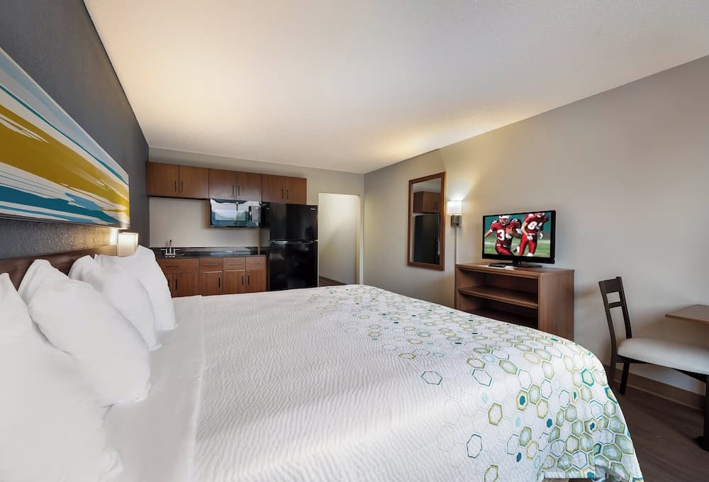 Ramada by Wyndham Painted Post Corning