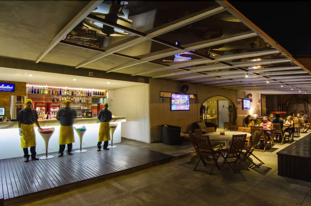 Cocoon Hotel & Lounge