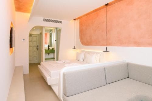 Yperia Hotel