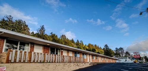 Four Winds Motel