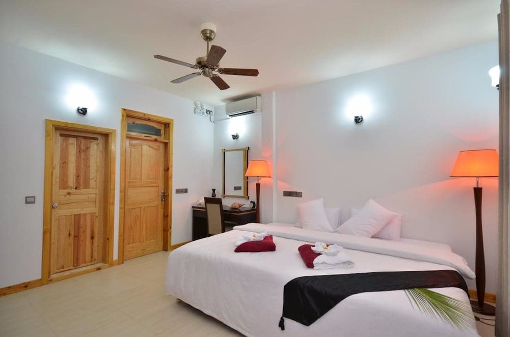 Athiri Inn