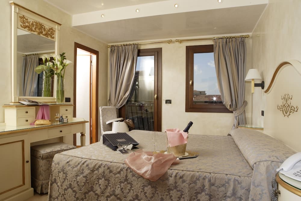 Carlton Capri Hotel