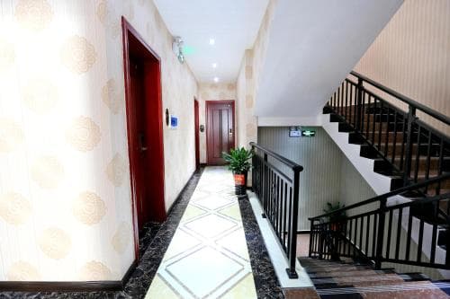 Yichengle Theme Hotel