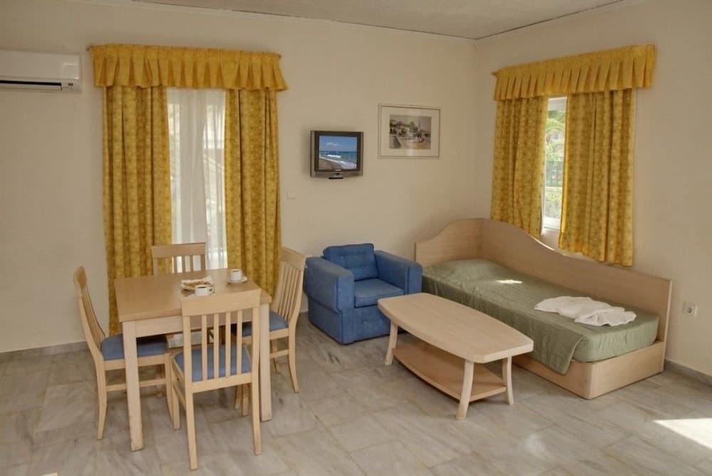 Jo-An Beach Hotel