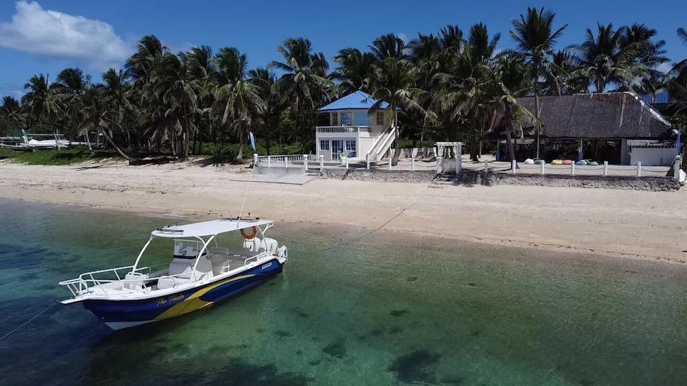Lanas Beach Resort Carabao Island
