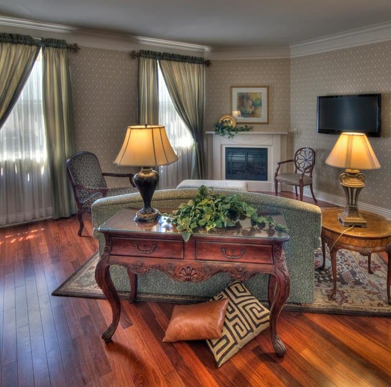 Charley Creek Inn