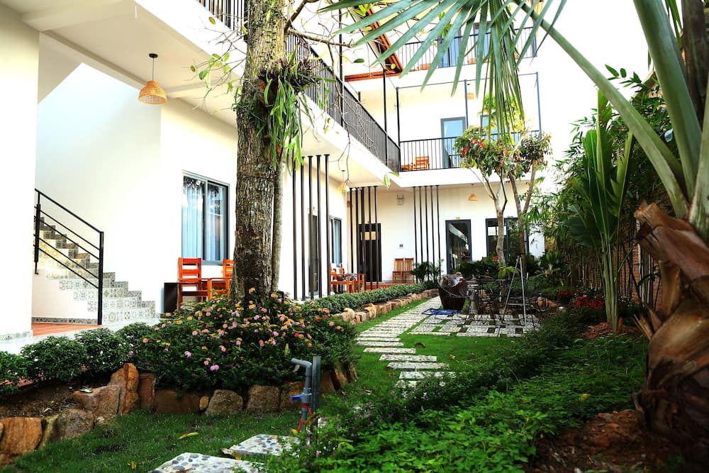 Aurora House