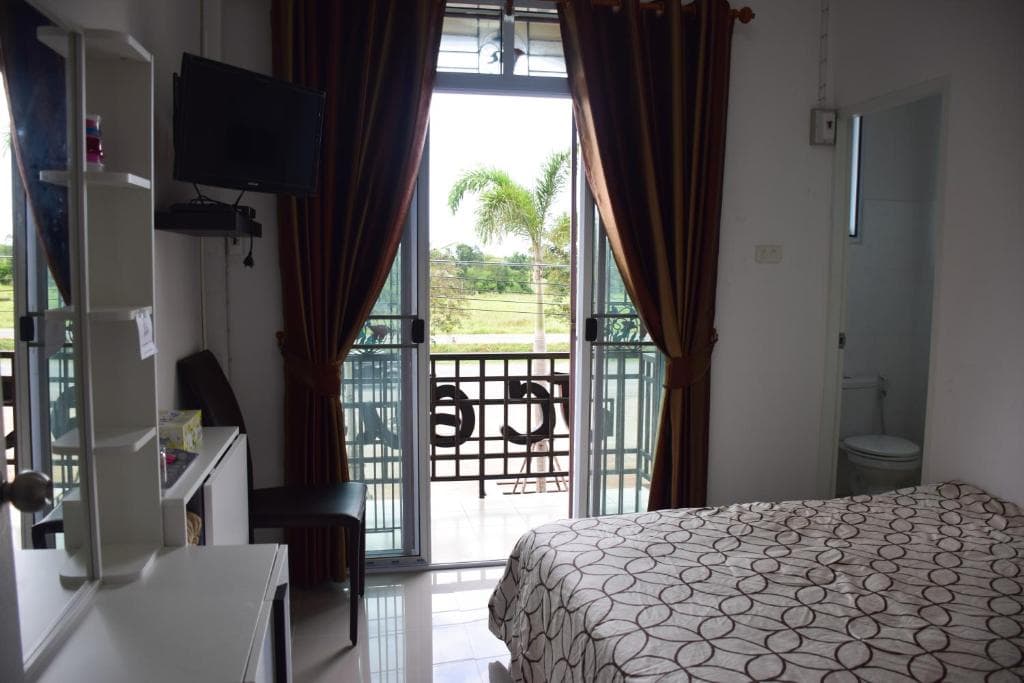 JC Guesthouse @ Suratthani Airport