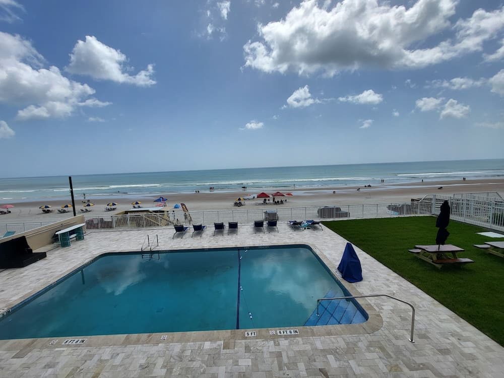 Beachside Hotel