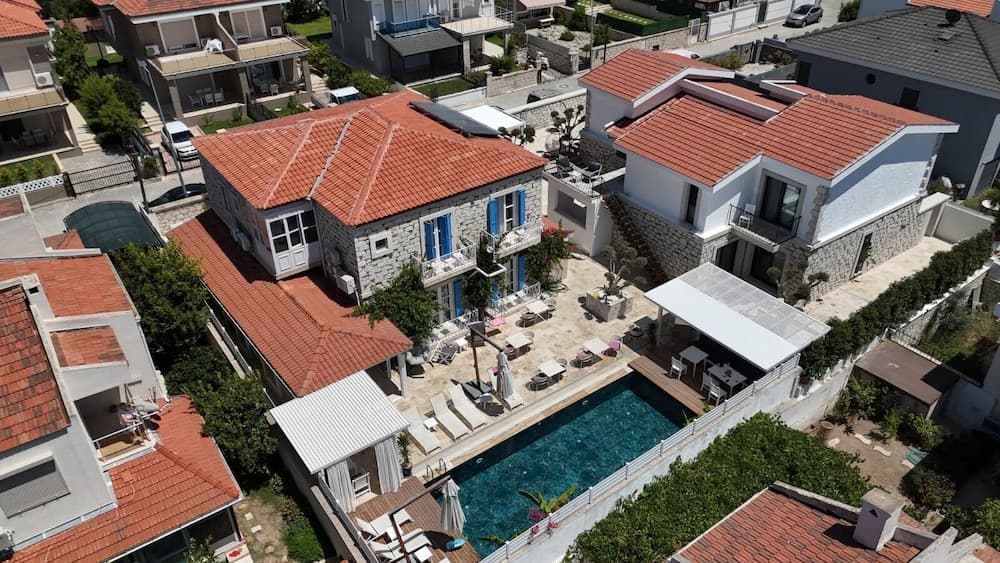 Peri Hotel