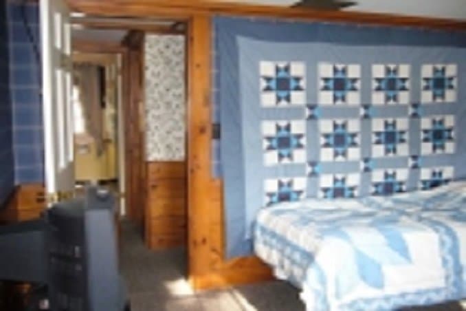 White Trellis Motel