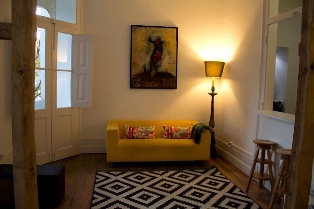 NS Hostel & Suites