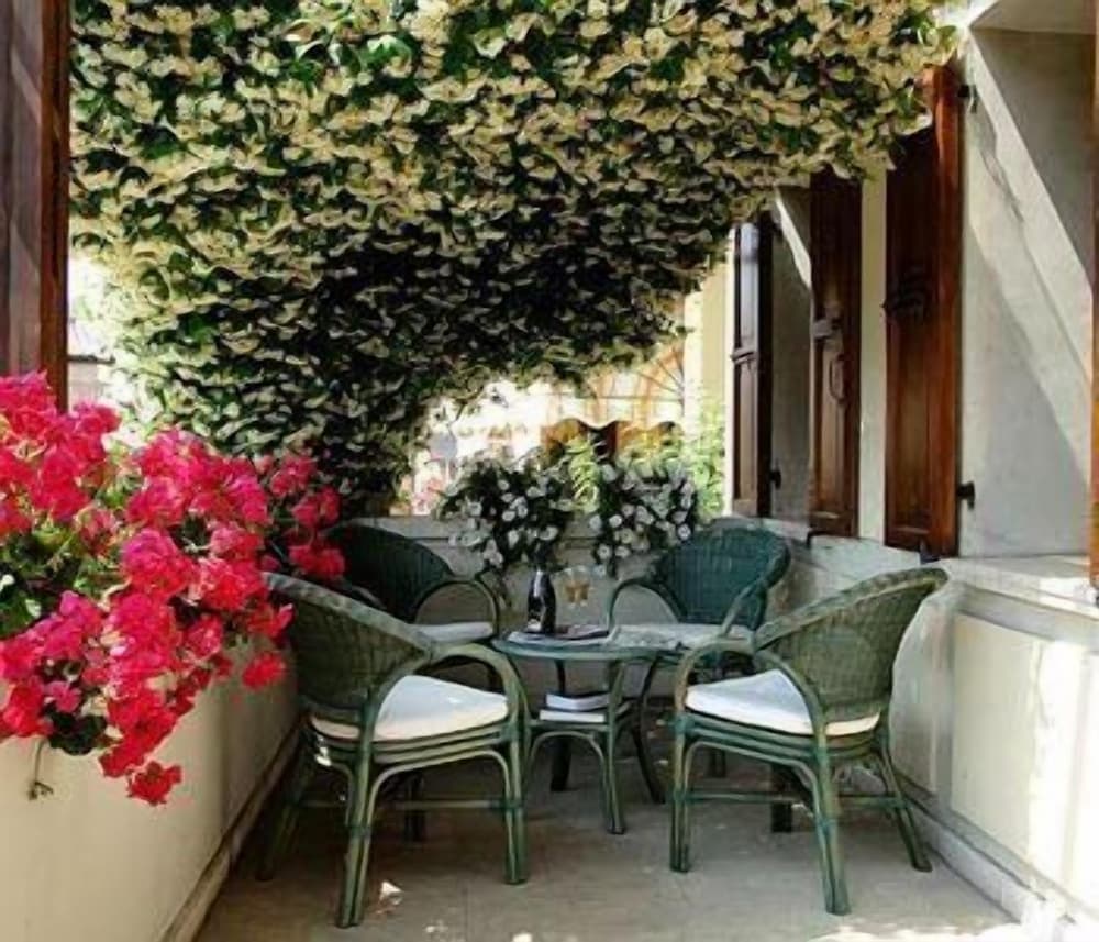 B&B Ernestina